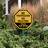 No trespassing sign for home