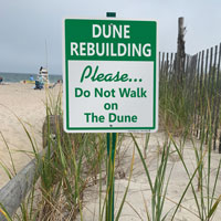 Do not walk on dune sign