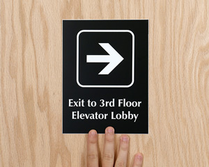 Add own color and picto engraved door sign