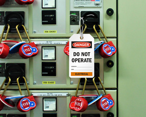 Do Not Operate Electrician Tag