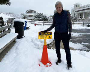Icy warning sign