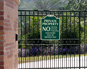 SignatureSign No Loitering Sign