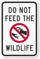 Do Not Feed Wildlife (With Graphic) Sign