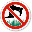 Do Not Walk On The Grass ISO Sign